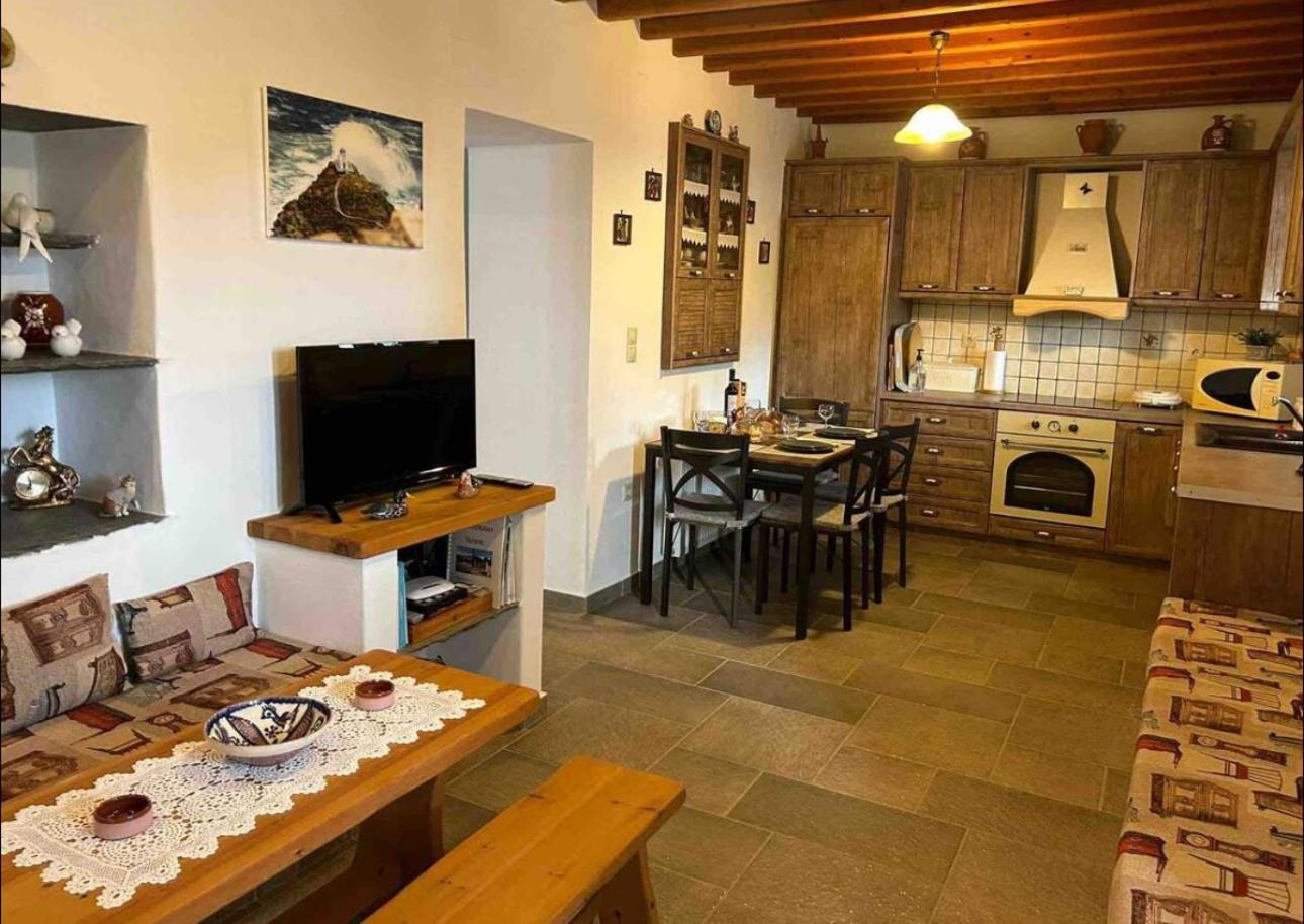 דירות Cherronisos  Diavrouxas House In Sifnos מראה חיצוני תמונה