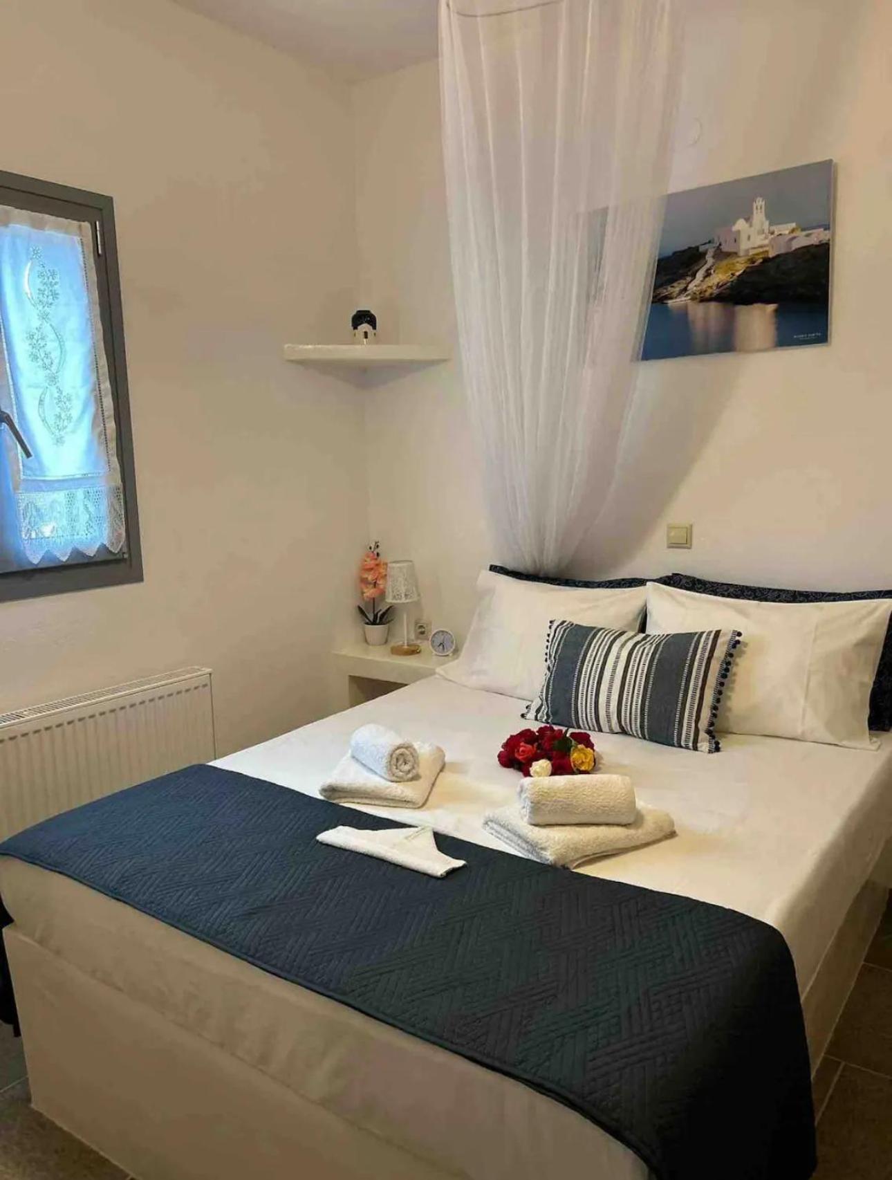 דירות Cherronisos  Diavrouxas House In Sifnos מראה חיצוני תמונה