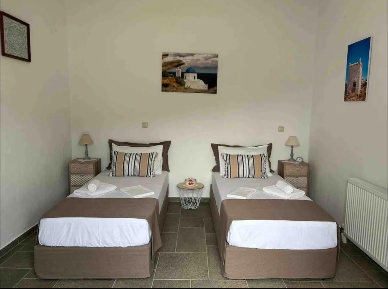 דירות Cherronisos  Diavrouxas House In Sifnos מראה חיצוני תמונה