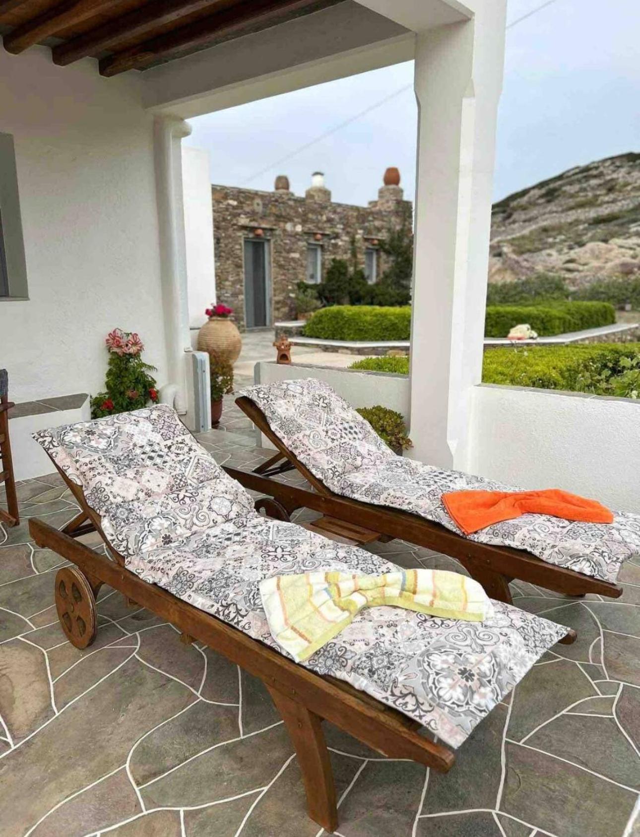 דירות Cherronisos  Diavrouxas House In Sifnos מראה חיצוני תמונה